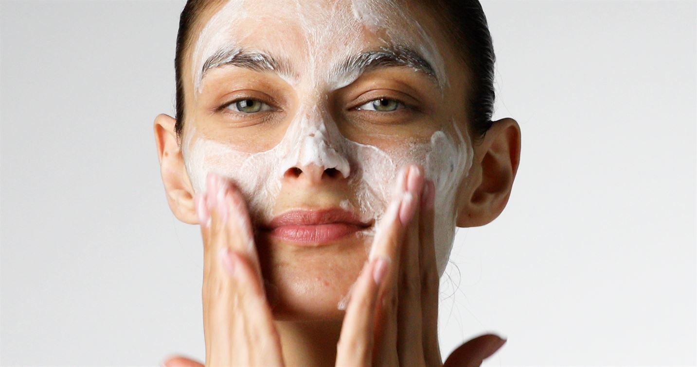 Clarifying Cleanser image 1